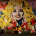 Dolly Parton réunit Taylor Swift, Jeff Bezos, Beyoncé et Donald Trump aux États-Unis.