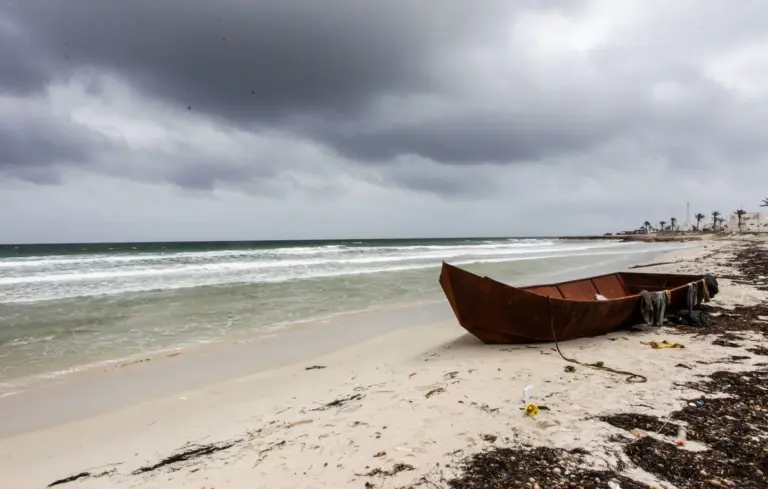 Onze corps de migrants récupérés au large de la Tunisie après un naufrage.