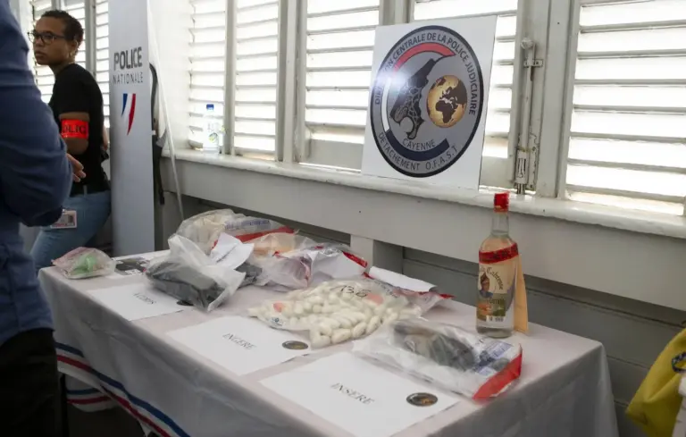 La Guyane française confrontée au narcotrafic, déclare le ministre David Amiel.