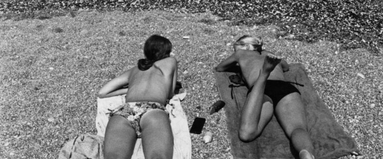 Naturisme : Thelma Bacon analyse les transformations de la pratique en profondeur.