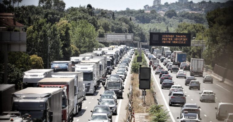 Carambolage sur l’A8 : 14 blessés légers et importants bouchons signalés.