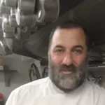 Olivier Nicolau présente des recettes traditionnelles au restaurant Arraditz à Lescar.