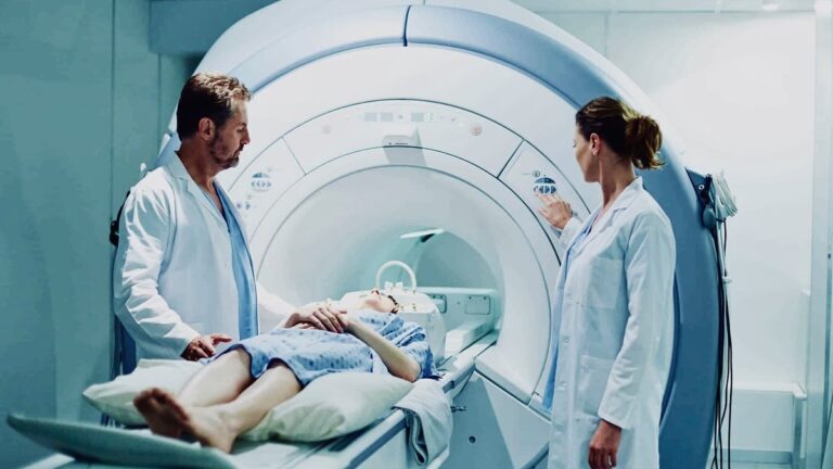 Arrivée du scanner à Nogaro prévue pour renforcer les capacités médicales locales.