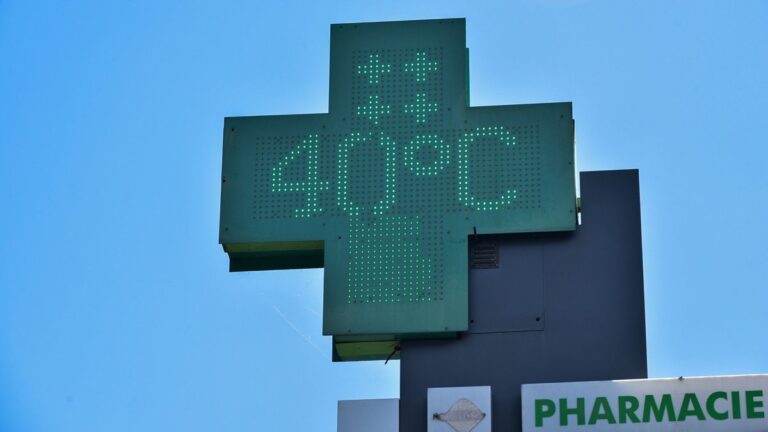 Canicule : 20 départements en alerte, températures atteignant 40 °C.