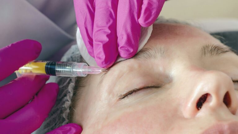 Les médecins esthétiques alertent sur les décès liés aux fausses injectrices en France