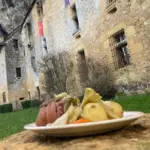 La mique, plat traditionnel, redécouvre ses racines à la maison forte de Reignac à Tursac.