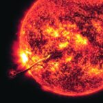 Éruptions solaires géantes : la NASA avertit des risques pour les satellites et réseaux électriques.