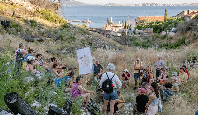 Marseille initie des formations à la sécurité incendie après un incendie majeur.