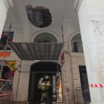 Un segment des arcades de la place Masséna s’écroule à Nice, provoquant des perturbations.