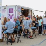 Le winetruck « Sea, Grapes & Sun » propose des dégustations de vins du Pays d’Oc à Sète.