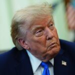 Trump menace la Suisse d’un embargo sur les montres pour réduire le déficit commercial.