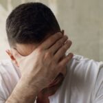 Un homme atteint de la maladie de Crohn obtient une pension de 3 300 euros après un refus de la Sécurité sociale.