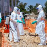 Ebola : l’OMS appelle à renforcer la riposte après une visite en RDC.
