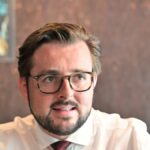 Philippe Brun évoque la reconnexion avec les ouvriers lors de sa visite dans le Gers.