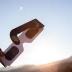 Éclipse solaire : conseils pour observer le phénomène en toute sécurité.