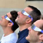 Lunettes de protection en rupture à Montauban avant l’éclipse solaire.
