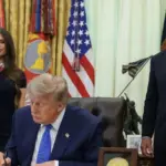 Donald Trump signe un décret interdisant le vaccin combiné contre la rougeole, oreillons et rubéole.