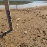 Gestion de l’eau en France : crise majeure face à des niveaux historiques bas.