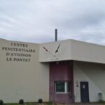 Conditions de détention difficiles à la prison du Pontet en raison de la chaleur extrême.