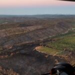 Incendie du Gros Bessillon : Le feu maîtrisé, l&rsquo;extinction en cours par les pompiers.