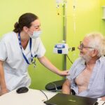 À l’hôpital Croix Saint-Simon, une approche centrée sur le patient face au cancer.