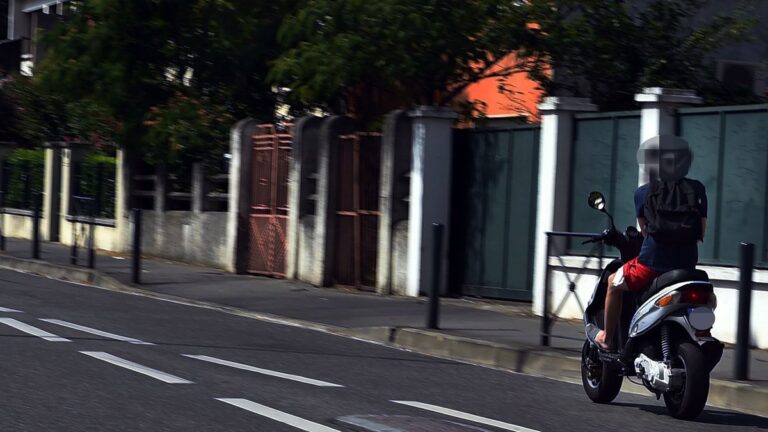 Toulouse : Mort d’un adolescent de 17 ans après refus d’obtempérer, enquête toujours floue.