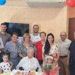 Agnès célèbre ses 101 ans à l’Oustal des rosiers de Rulhe en présence de la communauté locale.