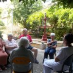 La sophrologie intégrée aux activités de l’EHPAD Le Jardin Fleuri en France.