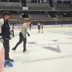 La patinoire de Marseille attire les visiteurs malgré la canicule estivale.