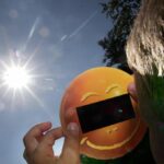 Éclipse solaire : symptômes de lésions oculaires à surveiller après une observation sans protection