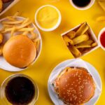 Aliments ultra-transformés : une étude révèle des risques de dépendance chez les consommateurs.