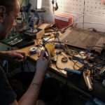 Ukraine : Guillaume Ancel analyse la rapidité d&rsquo;obsolescence des modèles en guerre.