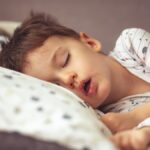 Rentrée scolaire : les experts recommandent de réajuster le sommeil des enfants.