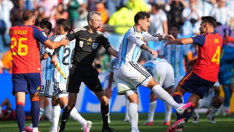 Leandro Paredes suspendu dix matches par la FIFA après altercation en finale du Mondial