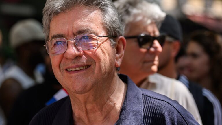Présidentielle 2027 : La France insoumise cherche à élargir son soutien au-delà des militants.