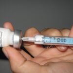 Deux Italiens refusent de vacciner leur fille, qui meurt d’une maladie presque éradiquée.