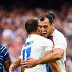 Nouveaux champions olympiques français participent au Supersevens de Pau.