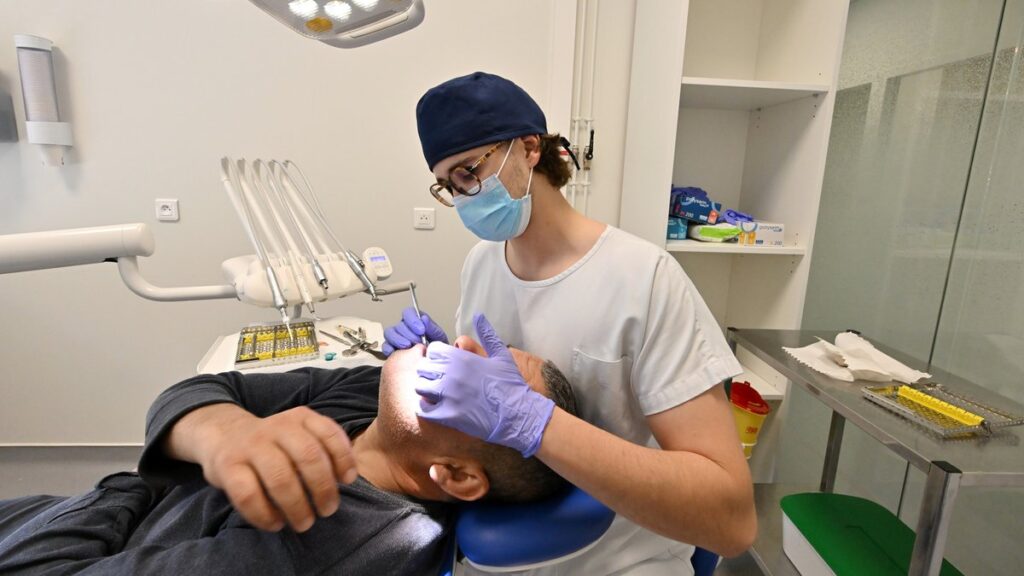 Remboursement des soins dentaires réduit par l’Assurance maladie en France à partir de 2027.