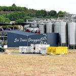 La cave des Trois Grappes au Pouget évolue du vin alimentaire vers le vin commercial.