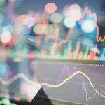 Investir en bourse avec l’IA : autonomie accrue face aux risques d’hallucinations et de biais.