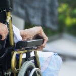Un homme de 67 ans décède après un incendie de fauteuil roulant dans un Ehpad en Isère.