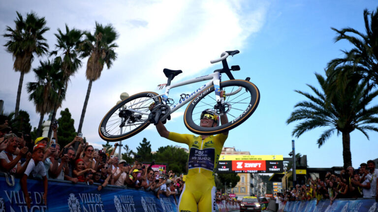 Demi Vollering remporte une deuxième Grande Boucle au Tour de France femmes