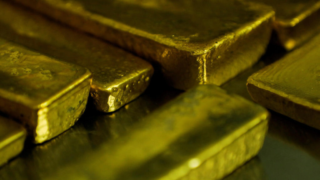 Madagascar : la banque centrale ouvre des points de collecte d’or pour les producteurs locaux.