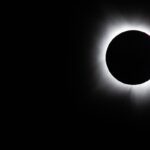 Éclipse solaire mercredi : observation possible en France avec des lunettes adaptées