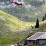 Fribourg : des hélicoptères pour acheminer l&rsquo;eau des alpages vers les fermes.