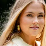 La princesse Catharina Amalia des Pays-Bas explique sa cicatrice au bras.