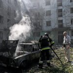 Cinq morts dans une attaque à Zaporijjia, explosions entendues à Kiev en Ukraine