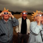 Ombrophiles et passionnés d&rsquo;astronomie se rencontrent lors d&rsquo;une éclipse solaire.