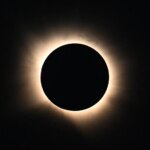 Éclipse solaire totale observée par des millions de spectateurs à travers le monde