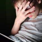 Réseaux sociaux : l’interdiction pour les moins de 15 ans face à des résistances croissantes